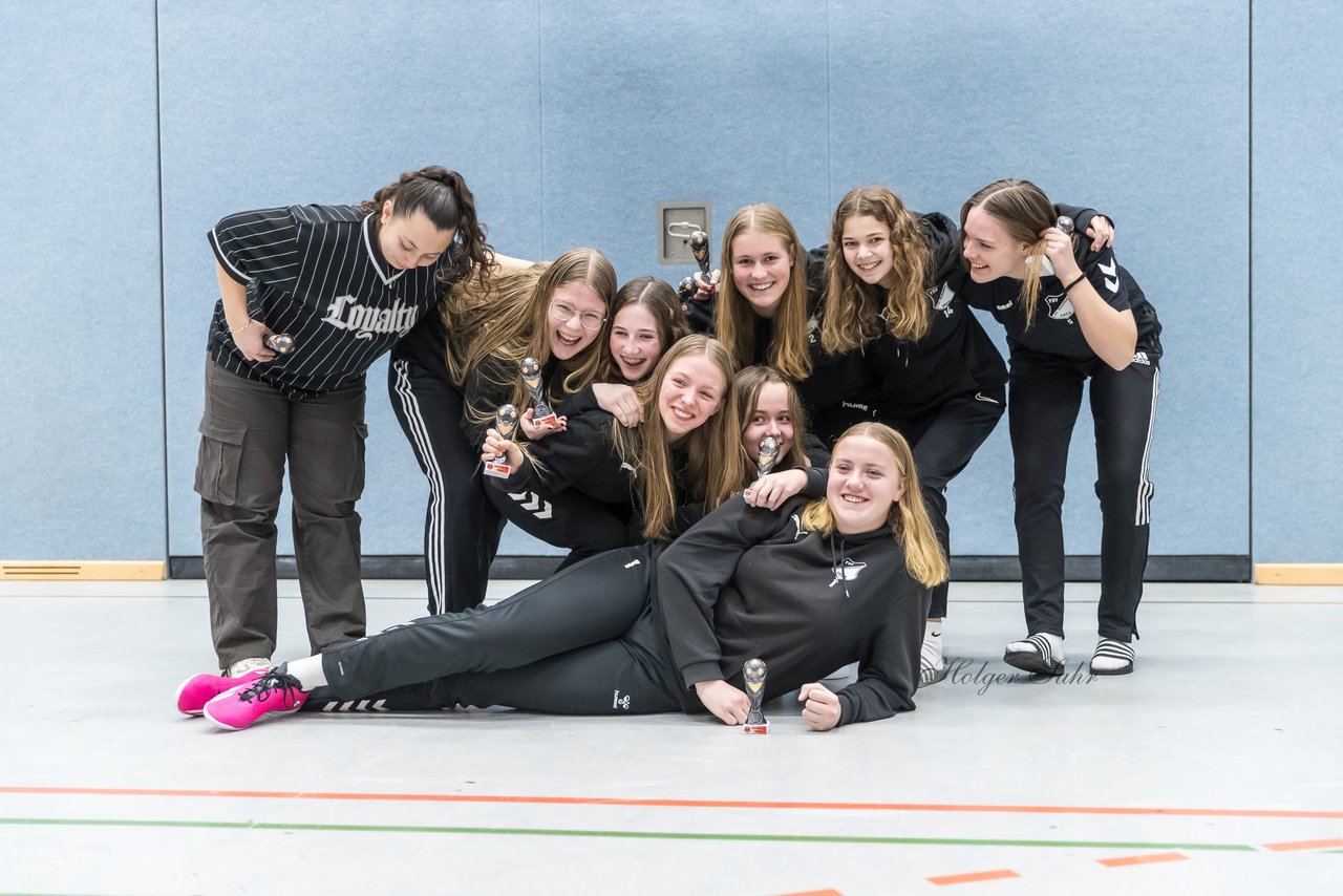 Bild 73 - B-Juniorinnen 2 Loewinnen Cup